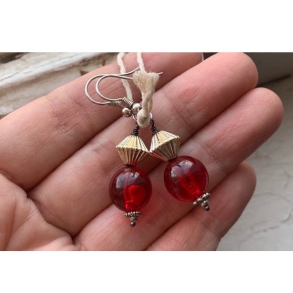 Beautiful 1950s Moonglow Necklace & Earring Set - Picture 4 of 8